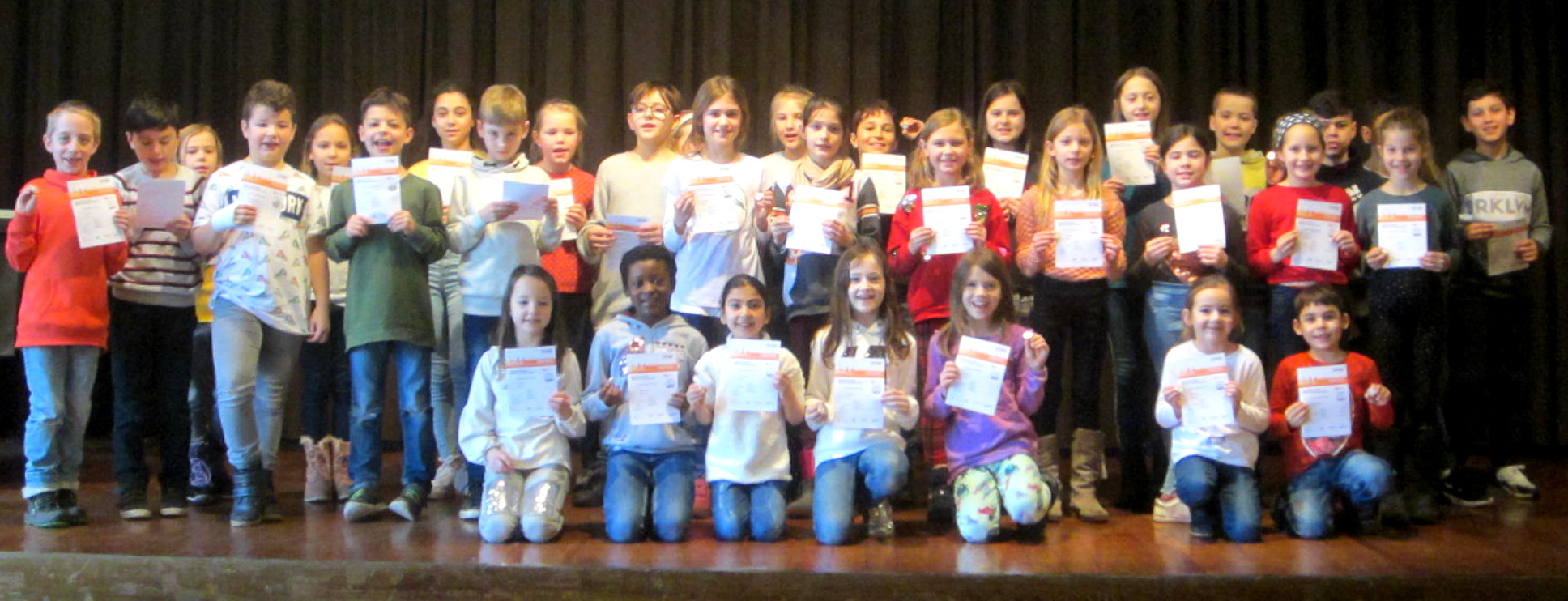 Vielseitigkeit steht an vorderster Stelle 236 Schülerinnen und Schüler erhalten das Deutsche Schülersportabzeichen